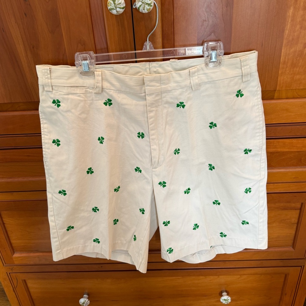 Orvis Shamrock Embroidered Khaki Shorts